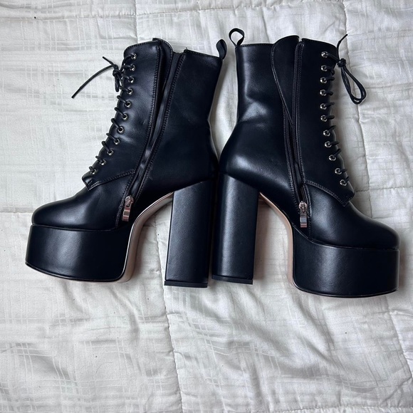 Nasty gal platform, black tie up biker combat boots - Picture 2 of 4